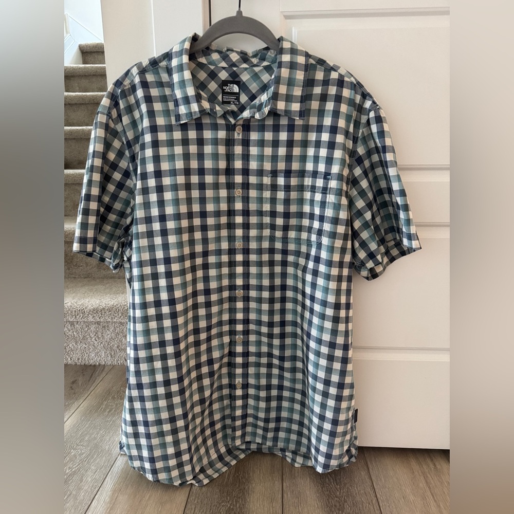 Mens The North Face ShortSleeve Getaway Shirt  Size XL